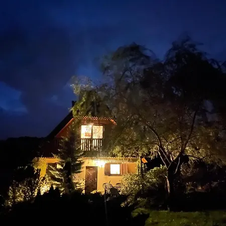 Hébergement de vacances Dom Znajomych - Caly Dla Ciebie, Ogrodzony, Wygodny