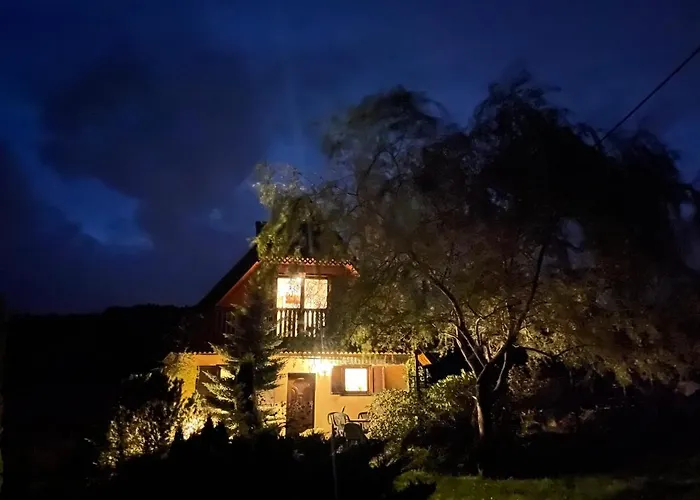 Prázdninový dům Dom Znajomych - Caly Dla Ciebie, Ogrodzony, Wygodny