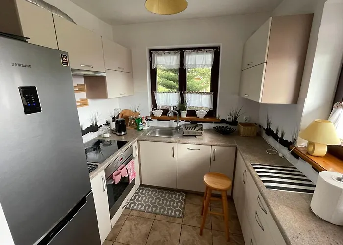 Prázdninový dům Dom Znajomych - Caly Dla Ciebie, Ogrodzony, Wygodny Zlatna